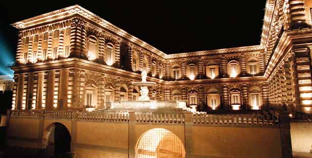 Palazzo Pitti illuminato Palazzo Pitti illuminato