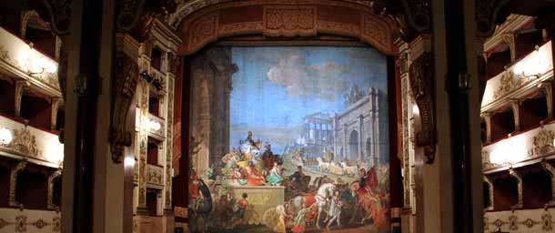 Il Teatro della Pergola di Firenze Il Teatro della Pergola di Firenze