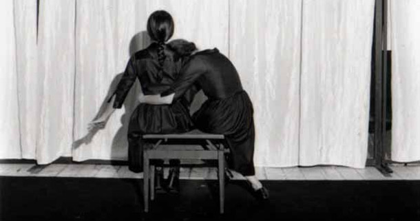 Poco lontano da qui: Chiara Guidi e Ermanna Montanari Poco lontano da qui: Chiara Guidi e Ermanna Montanari