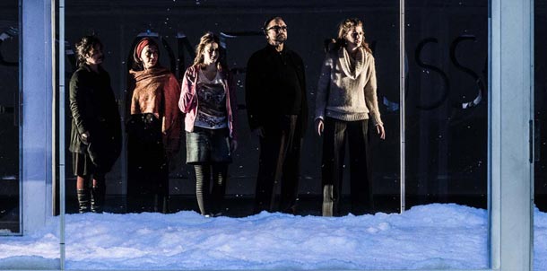 Visita al padre - foto Attilio Marasco Visita al padre - foto Attilio Marasco