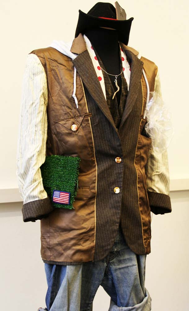 Un abito realizzato dai ragazzi del laboratorio Un abito realizzato dai ragazzi del laboratorio