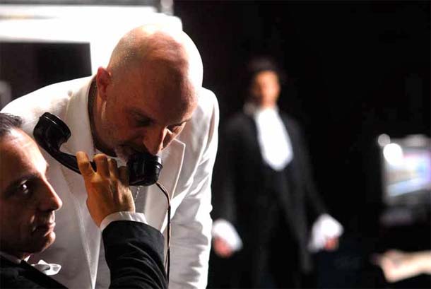 "Il servitore di due padroni" per la regia di Antonio Latella "Il servitore di due padroni" per la regia di Antonio Latella