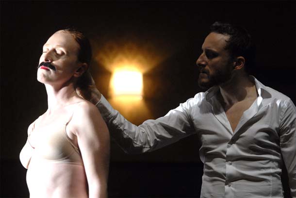 "Il servitore di due padroni" per la regia di Antonio Latella "Il servitore di due padroni" per la regia di Antonio Latella