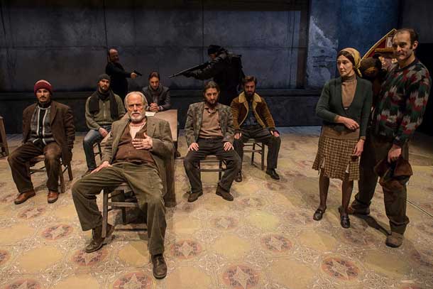 Educazione siberiana di Nicolai Lilin e Giuseppe Miale di Mauro Educazione siberiana di Nicolai Lilin e Giuseppe Miale di Mauro