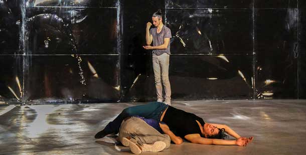 VIOLET - Meg Stuart - © Tine Declerck VIOLET - Meg Stuart - © Tine Declerck