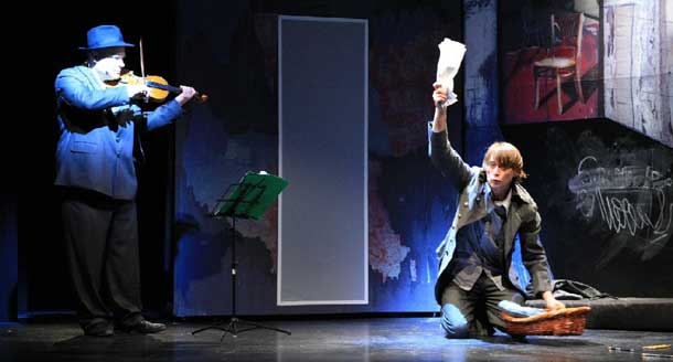 Alexander Balanescu e Marius Manole - Diario di un pazzo - © MARIA STEFANESCU Alexander Balanescu e Marius Manole - Diario di un pazzo - © MARIA STEFANESCU