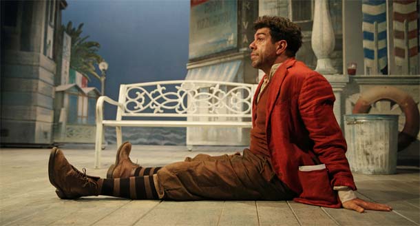 Servo per due di e con Francesco Favino - Foto Fabio Lovino Servo per due di e con Francesco Favino