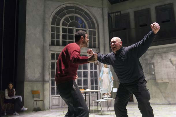 QUALCUNO VOLO’ SUL NIDO DEL CUCULO QUALCUNO VOLO’ SUL NIDO DEL CUCULO