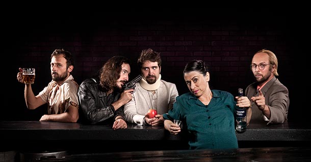 Animali da bar - foto di Laila Pozzo Animali da bar - foto di Laila Pozzo