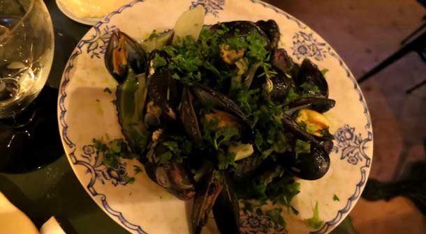 Tomato salad with anchovies - Barbara Fish House Blue mussels with parsley - Barbara Fish House