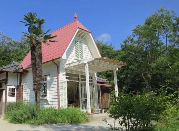 Satsuki and Mei’s house © Fermata Spettacolo