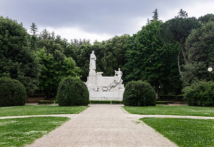 Monumento a Francesco Petrarca