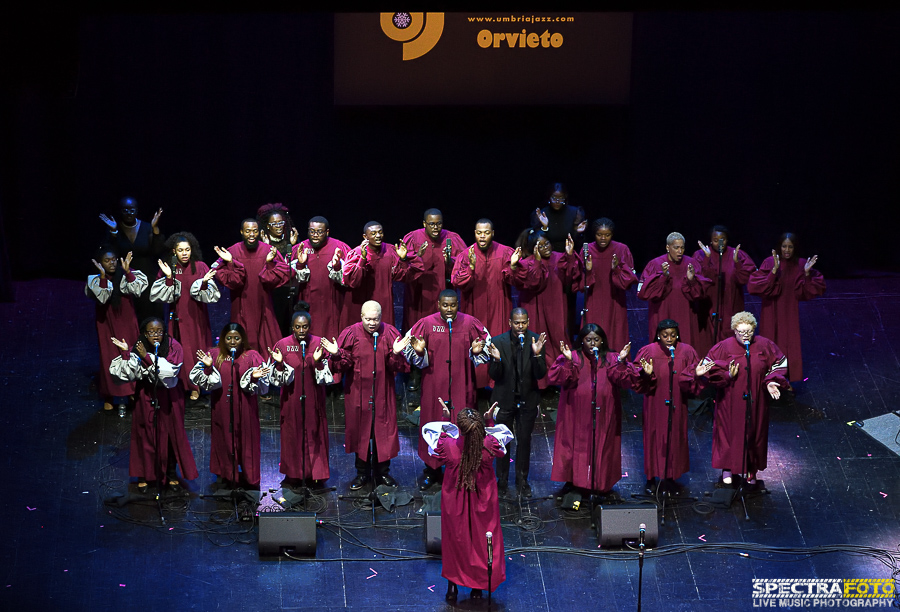 Every Praise & Virginia Union Gospel Choir_feat J. David Bratton_Teatro Mancinelli_ UJ#27_Orvieto_©SpectraFoto_1-1-202