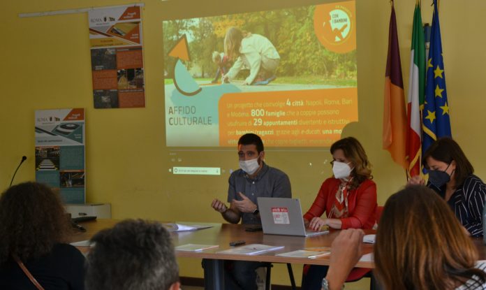 L'Assessora Elena De Santis e i referenti per Casa dello Spettatore con le scuole partner L'Assessora Elena De Santis e i referenti per Casa dello Spettatore con le scuole partner