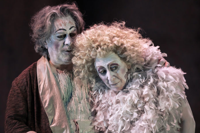 I due "vecchi" de Le sedie di Ionesco